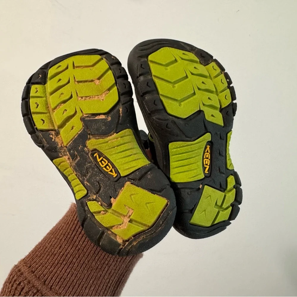 Keen Little Kids Newport H2 Sandals Size 9 - Picture 3 of 5